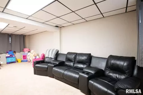 6313 N Devonshire St, Peoria, IL 61615 photo 20