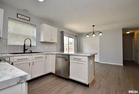 4711 W Pendleton Pl, Peoria, IL 61615 photo 31