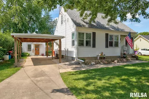 512 E Washington St, Morton, IL 61550 photo 3