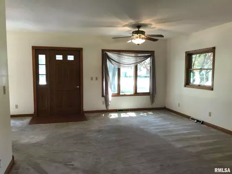 424 E Murray St, Macomb, IL 61455 photo 5