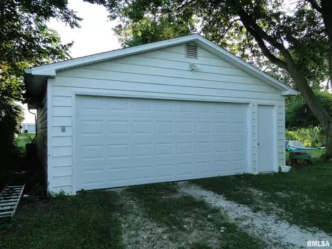522 E Davis St, Bushnell, IL 61422 photo 4