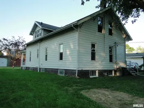 522 E Davis St, Bushnell, IL 61422 photo 3