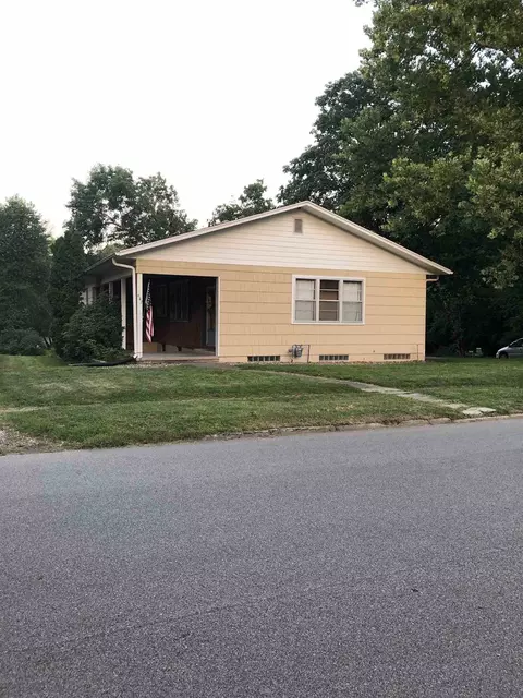 647 S Randolph St, Macomb, IL 61455 photo 19