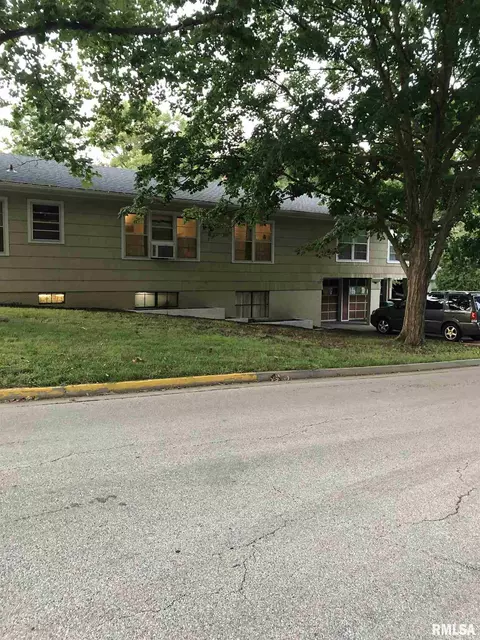 647 S Randolph St, Macomb, IL 61455 photo 18