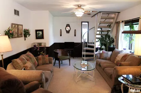 909 S Main St, Eureka, IL 61530 photo 20