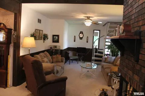 909 S Main St, Eureka, IL 61530 photo 21