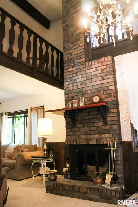 909 S Main St, Eureka, IL 61530 photo 23