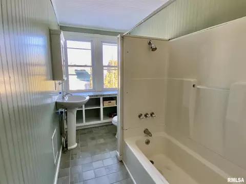 203 S White St, Macomb, IL 61455 photo 26