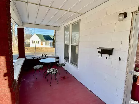 203 S White St, Macomb, IL 61455 photo 5