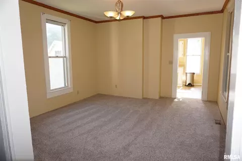 203 S White St, Macomb, IL 61455 photo 10
