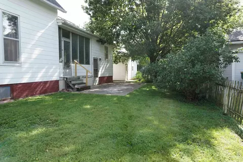 203 S White St, Macomb, IL 61455 photo 3
