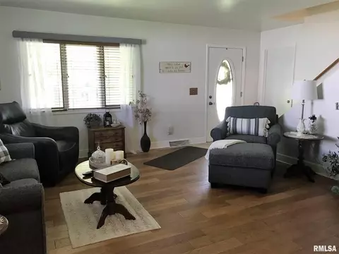1904 Mitchell Dr, Eureka, IL 61530 photo 5