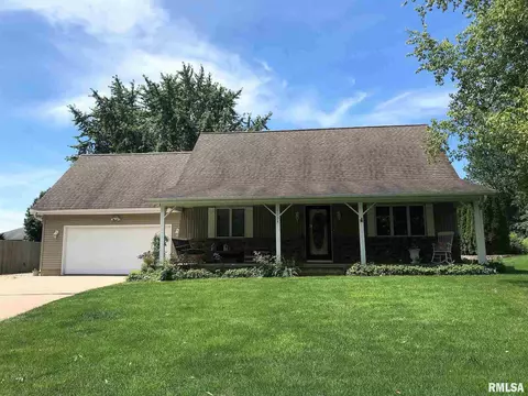 1904 Mitchell Dr, Eureka, IL 61530 photo 1