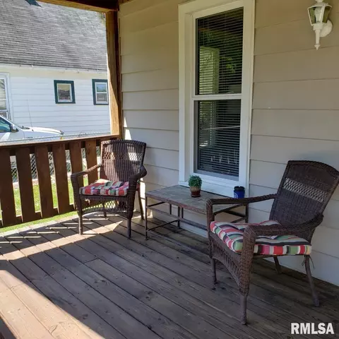 206 N Central Ave, Saint David, IL 61563 photo 4