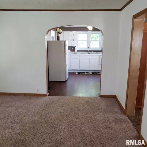206 N Central Ave, Saint David, IL 61563 photo 13