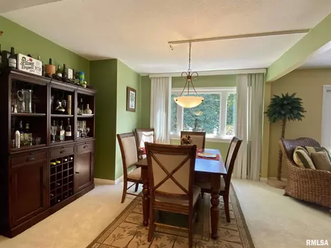 843 E Franklin St, Macomb, IL 61455 photo 7