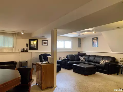 843 E Franklin St, Macomb, IL 61455 photo 15