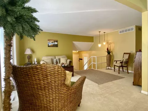 843 E Franklin St, Macomb, IL 61455 photo 4