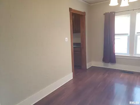 573 N 3rd Ave, Canton, IL 61520 photo 28