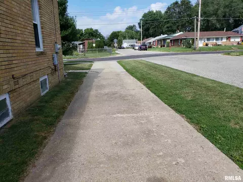 573 N 3rd Ave, Canton, IL 61520 photo 49
