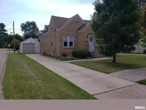 573 N 3rd Ave, Canton, IL 61520 photo 2