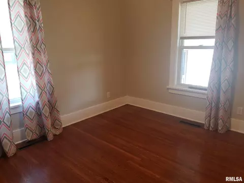 573 N 3rd Ave, Canton, IL 61520 photo 27