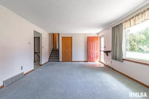 1027 E Marshall St, Morton, IL 61550 photo 8