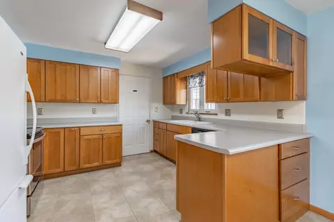 1027 E Marshall St, Morton, IL 61550 photo 12