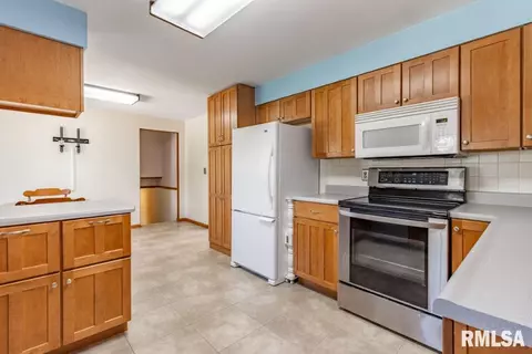 1027 E Marshall St, Morton, IL 61550 photo 15