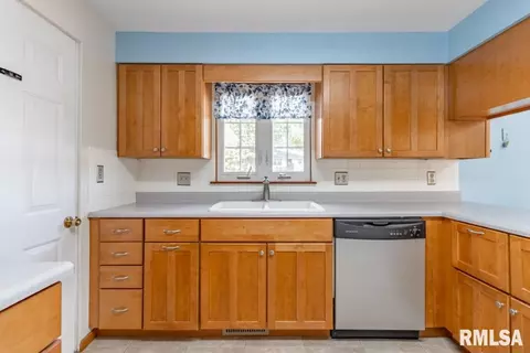 1027 E Marshall St, Morton, IL 61550 photo 13