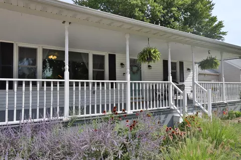 409 E Polk St, Morton, IL 61550 photo 3