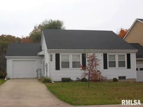 200 Arlington Dr, Macomb, IL 61455 photo 1