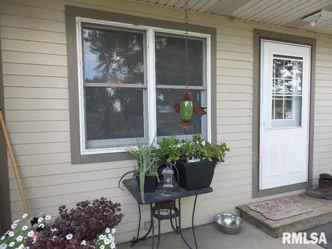 7041 Delavan Rd, Delavan, IL 61734 photo 3