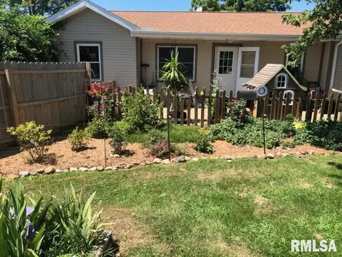 7041 Delavan Rd, Delavan, IL 61734 photo 1