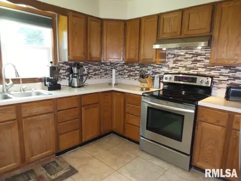 7041 Delavan Rd, Delavan, IL 61734 photo 15