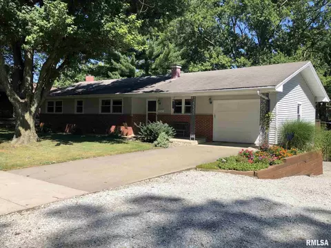 224 E Yeiser St, Macomb, IL 61455 photo 1
