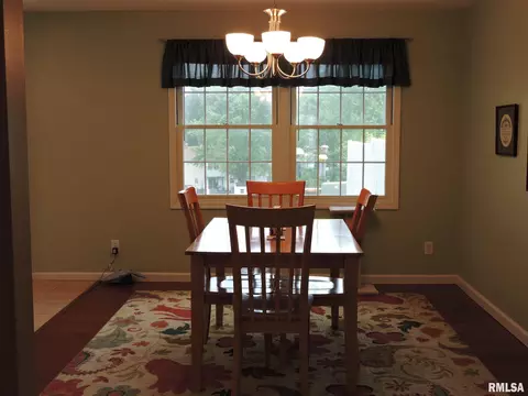 145 Arlington Dr, Macomb, IL 61455 photo 8