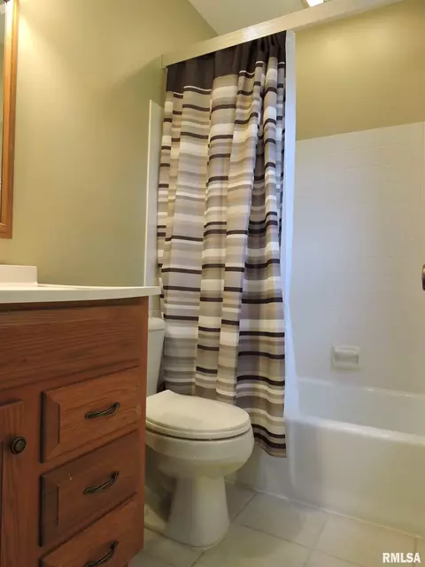 145 Arlington Dr, Macomb, IL 61455 photo 28