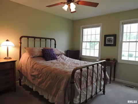 145 Arlington Dr, Macomb, IL 61455 photo 24