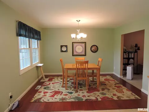 145 Arlington Dr, Macomb, IL 61455 photo 7