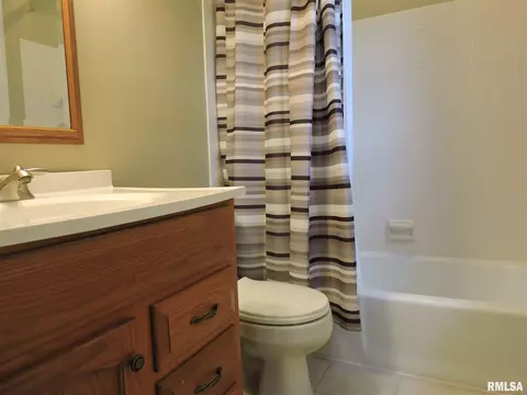 145 Arlington Dr, Macomb, IL 61455 photo 27