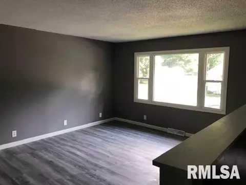 408 E Murray St, Macomb, IL 61455 photo 5