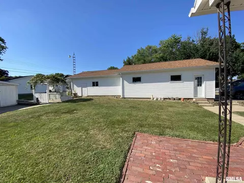 826 Taylor Ct, Canton, IL 61520 photo 7