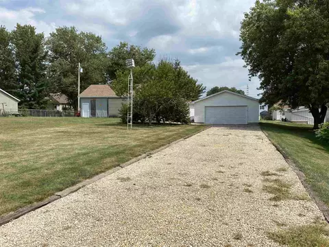 826 Taylor Ct, Canton, IL 61520 photo 39