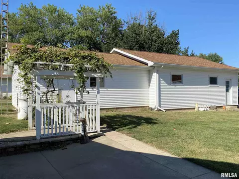 826 Taylor Ct, Canton, IL 61520 photo 6