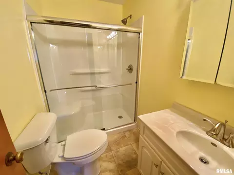 826 Taylor Ct, Canton, IL 61520 photo 17
