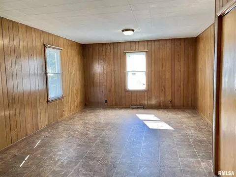 826 Taylor Ct, Canton, IL 61520 photo 13