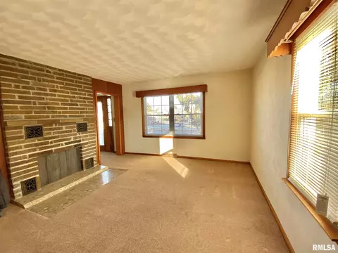 826 Taylor Ct, Canton, IL 61520 photo 15