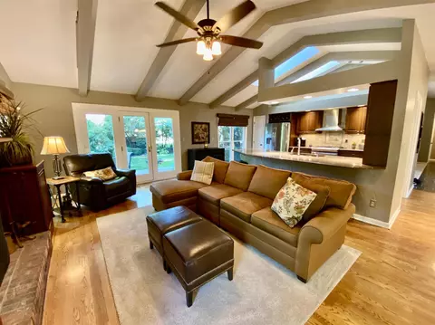 139 E Morningside Dr, Peoria, IL 61614 photo 7