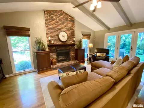 139 E Morningside Dr, Peoria, IL 61614 photo 12